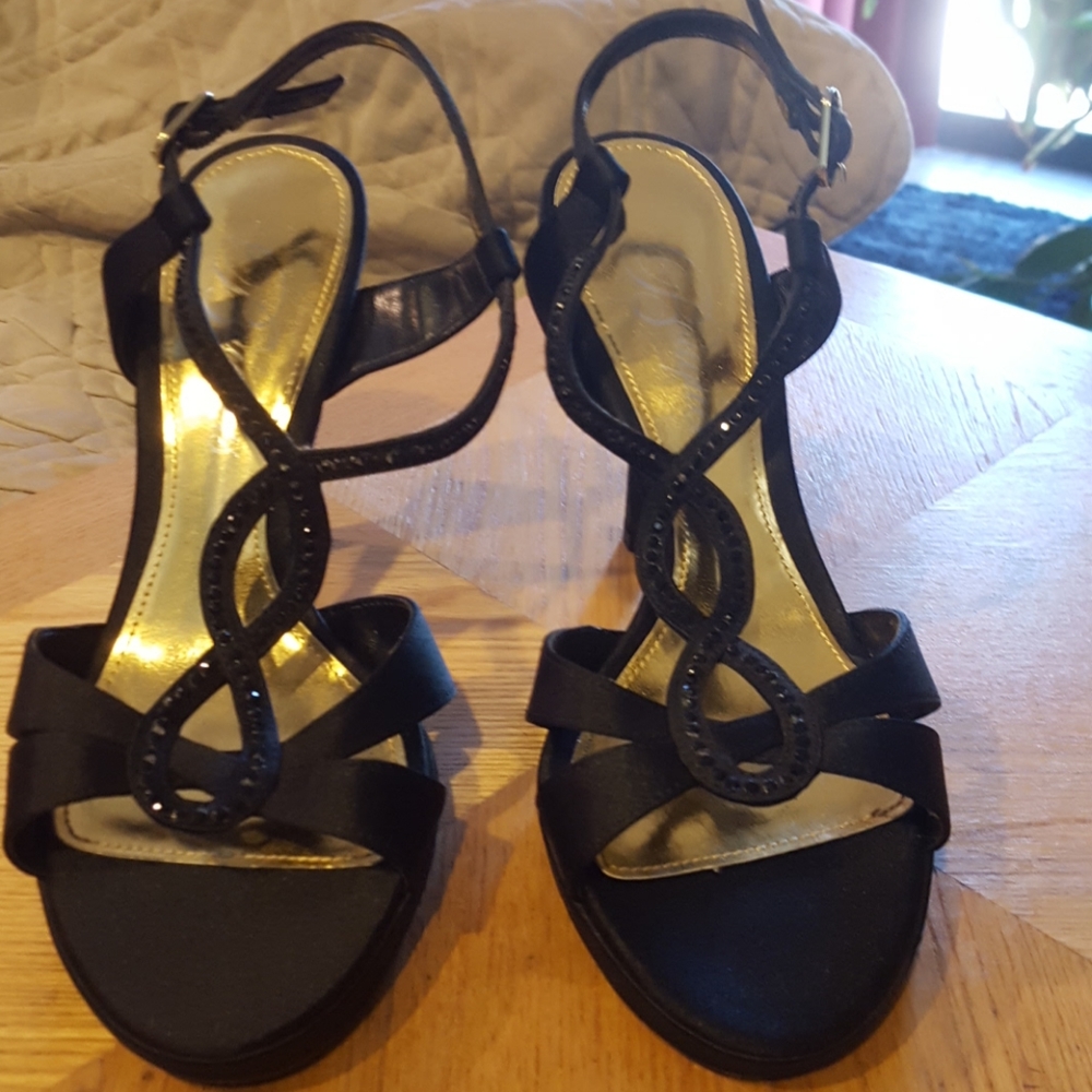 Bouquets Sling Back Shoes.